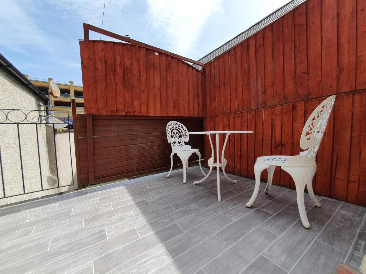 One Bed Apartment With Sofa Bed Llandudno Exterior photo